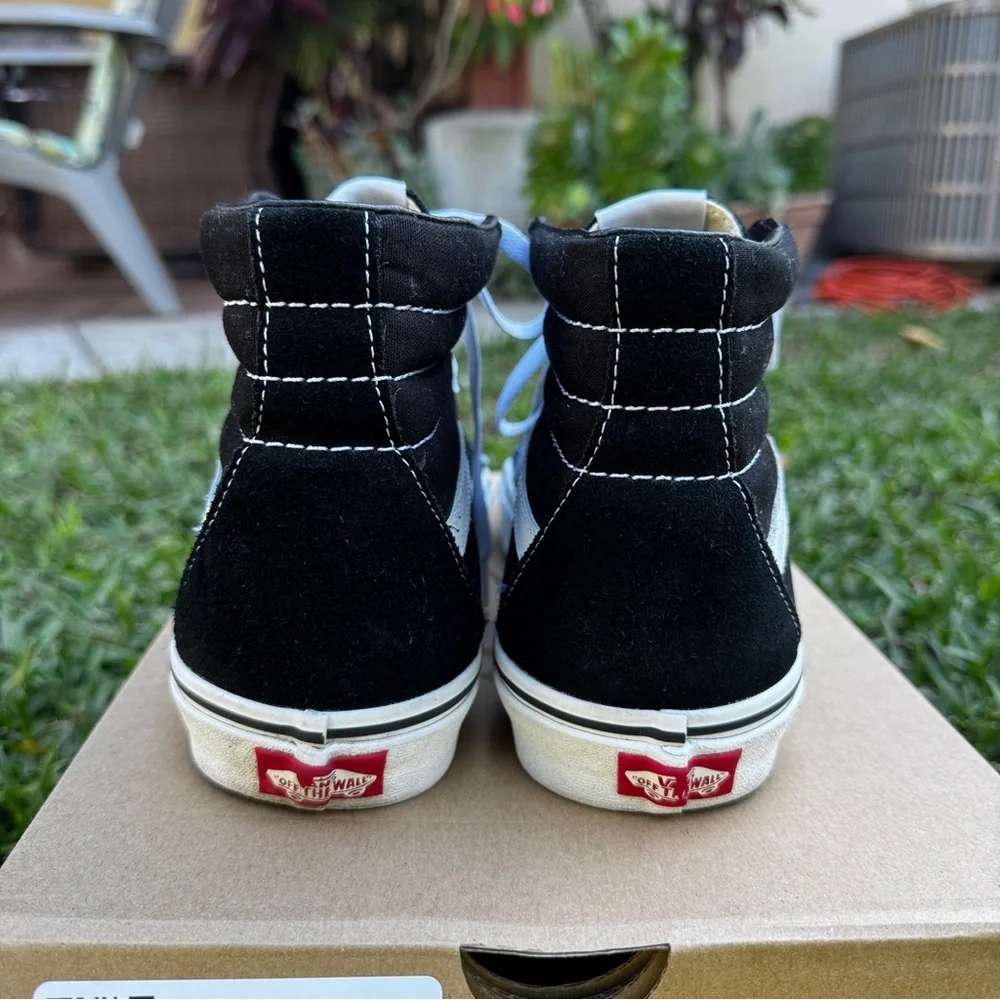 Vans Sk8-Hi - black/white skate shoes
(M 9.5  / W 11) - Picture 4 of 8